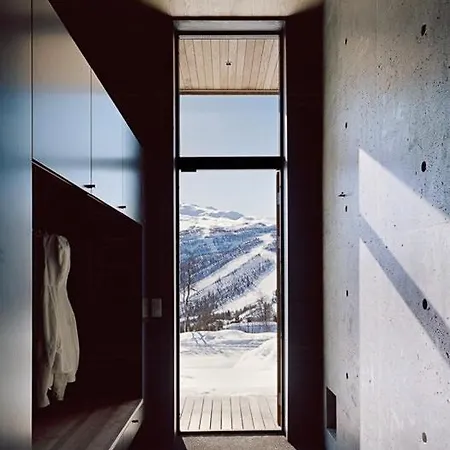 Architectural Gem With Ski-in Ski-out In Ferienhaus Hemsedal